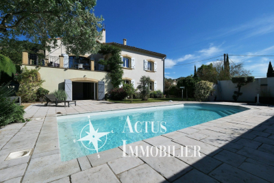 Maison à vendre à LAMANON Centre - 10 pièces - 227 m² 