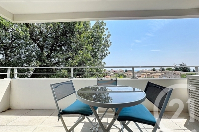 Appartement à vendre à ANTIBES  - 3 pièces - 64 m² 