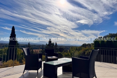 Maison à vendre à MONTSEGUR SUR LAUZON  - 6 pièces - 206 m² 