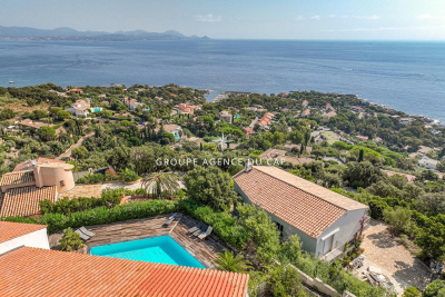 Apartment for sale in LES ISSAMBRES Fayence - 4 rooms - 112 m² 