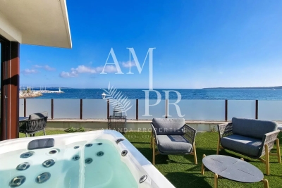 House for sale in CANNES  - 6 rooms - 166 m² 