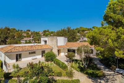 House for sale in MOUGINS  - 10 rooms - 475 m² 
