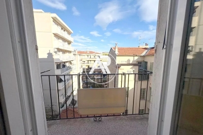 Apartment for sale in NICE  - 2 rooms - 50 m&sup2; 
