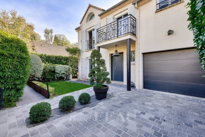 Maison à vendre à VILLE D'AVRAY Vieux Sceaux-Curie - 6 pièces - 300 m² 