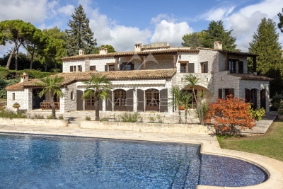 House for sale in ST-PAUL-DE-VENCE  - 7 rooms - 388 m² 