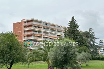 Appartement à vendre à MANDELIEU-LA-NAPOULE Village-Saint Julien-Saint Pierre - 3 pièces - 68 m² 