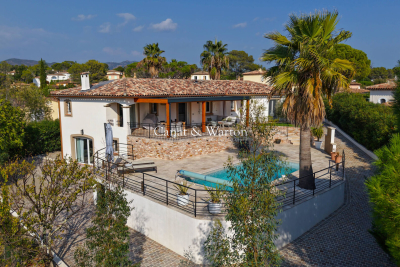 Maison à vendre à ST-RAPHAËL Peyron-Saint Sebastien - 5 pièces - 150 m² 