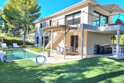 Maison à vendre à CAVALAIRE-SUR-MER Peripherie - 7 pièces - 155 m² 