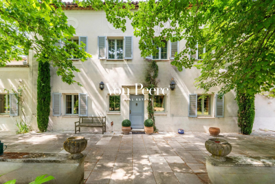 Maison à vendre à CAUMONT-SUR-DURANCE Eisenhower-Saint Roch - 8 pièces - 240 m² 