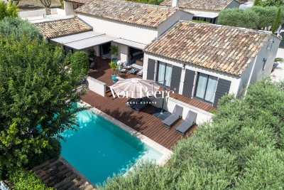 Maison à vendre à EYGALIÈRES  - 6 pièces - 210 m² 