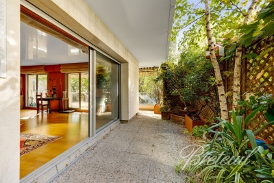 Appartement à vendre à NEUILLY SUR SEINE Metro - 4 pièces - 116 m² 