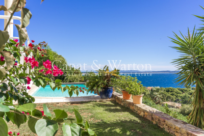 House for sale in CARQUEIRANNE  - 7 rooms - 200 m² 