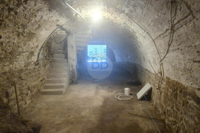 Parking/Garage à vendre à FRÉJUS  - 3 pièces - 70 m² 