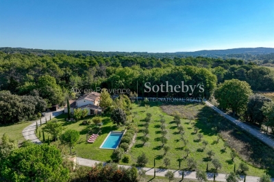 Maison à vendre à AIX-EN-PROVENCE La Plaine Notre Dame-Pas des Lanciers - 8 pièces - 201 m² 