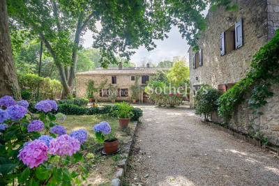 Maison à vendre à FUVEAU Village-Plages - 10 pièces - 330 m² 