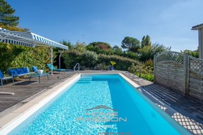 Maison &agrave; vendre piscine proche commerces 