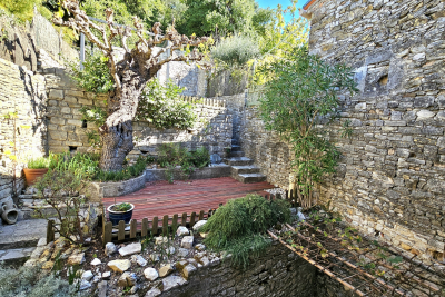 Maison à vendre à VEZENOBRES Collorgues - 5 pièces - 100 m² 