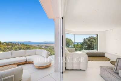 Maison &agrave; vendre &agrave; HYÈRES  - 6 pi&egrave;ces - 232 m&sup2; 