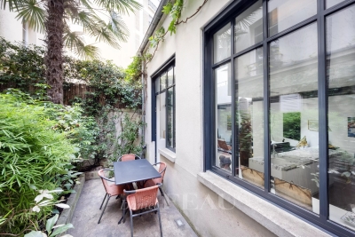 Appartement à vendre à PARIS 18EME Sainte-Marguerite - 5 pièces - 144 m² 