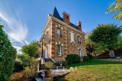 Maison &agrave; vendre &agrave; ST CLOUD  - 9 pi&egrave;ces - 195 m&sup2; 