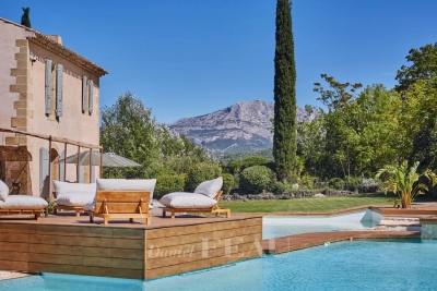 House for sale in AIX-EN-PROVENCE Farges-Perier - 12 rooms - 600 m² 