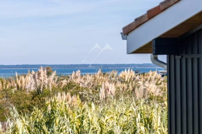 House for sale in GUJAN-MESTRAS  - 7 rooms - 280 m&sup2; 