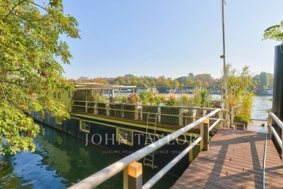 Apartment for sale in ST CLOUD  - 5 rooms - 240 m² 