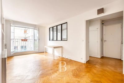 Apartment for sale in PARIS 17EME Les Archives 1 - 3 rooms - 59 m² 