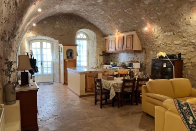 Maison à vendre à JOUQUES Pauriol-Vertus - 10 pièces - 285 m² 