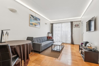 Appartement à louer à PARIS 16EME Sainte-Marguerite - 2 pièces - 40 m² 