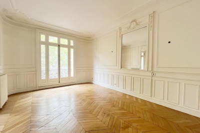 Apartment for sale in PARIS 12EME Les Archives 1 - 6 rooms - 150 m² 