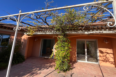 Maison &agrave; vendre &agrave; LE CASTELLET  - 7 pi&egrave;ces - 200 m&sup2; 