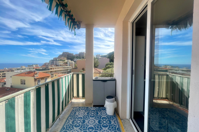 Appartement à vendre à BEAUSOLEIL Pont du Lys-Antibes Les Pins - 3 pièces - 56 m² 