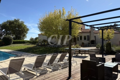 Maison à vendre à PUYRICARD Centre Ville-Peripherie - 7 pièces - 162 m² 