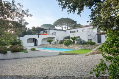 Maison à vendre à BORMES-LES-MIMOSAS Sud Ouest - 8 pièces - 265 m² 