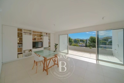 Apartment for sale in MARSEILLE 8EME Sud Est Plateau Puyricard - 3 rooms - 71 m² 