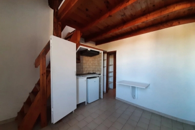Appartement à louer à AIX-EN-PROVENCE La Roque-d'Anthéron - 1 pièces - 20 m² 