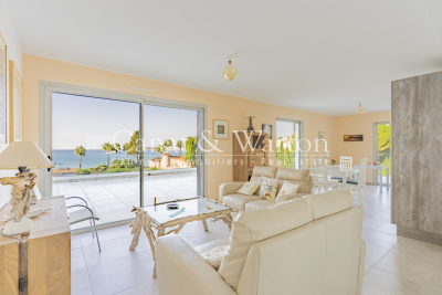 Apartment for sale in SANARY-SUR-MER Fayence - 3 rooms - 73 m² 