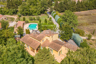 Maison à vendre à MONTAUROUX Giens - 8 pièces - 225 m² 