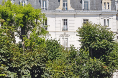 Appartement à vendre à PARIS 7EME Pont de Flandre 1 - 2 pièces - 55 m² 