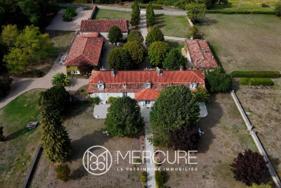 Maison &agrave; vendre &agrave; RIBERAC  - 20 pi&egrave;ces - 1200 m&sup2; 
