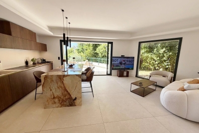 Appartement à louer à CANNES  - 4 pièces - 120 m² 