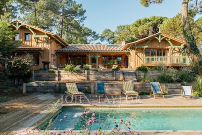 Maison à louer à LÈGE-CAP-FERRET  - 6 pièces - 250 m² 