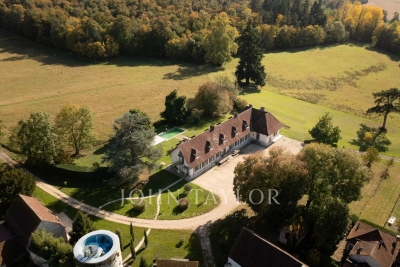 Maison à vendre à COULOMMIERS  - 30 pièces - 510 m² 