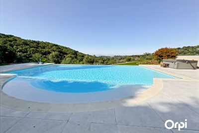 Maison à vendre à LA CROIX-VALMER Sainte-Catherine - 7 pièces - 375 m² 