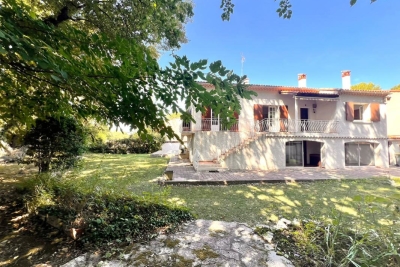 Maison à vendre à BOUC-BEL-AIR Centre Ancien-Cros-Lotins - 6 pièces - 160 m² 