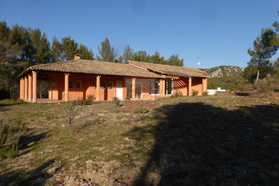 Maison à vendre à LE THOLONET  - 5 pièces - 212 m² 