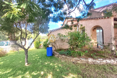 Maison à vendre à LA LONDE-LES-MAURES Zone Est Diffuse - 6 pièces - 153 m² 