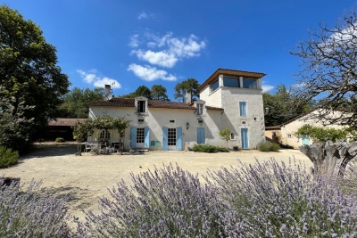 Maison &agrave; vendre &agrave; ST VINCENT DE CONNEZAC  - 23 pi&egrave;ces - 650 m&sup2; 