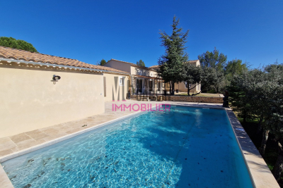 Maison à vendre à CABRIÈRES D'AVIGNON Eisenhower-Saint Roch - 8 pièces - 262 m² 